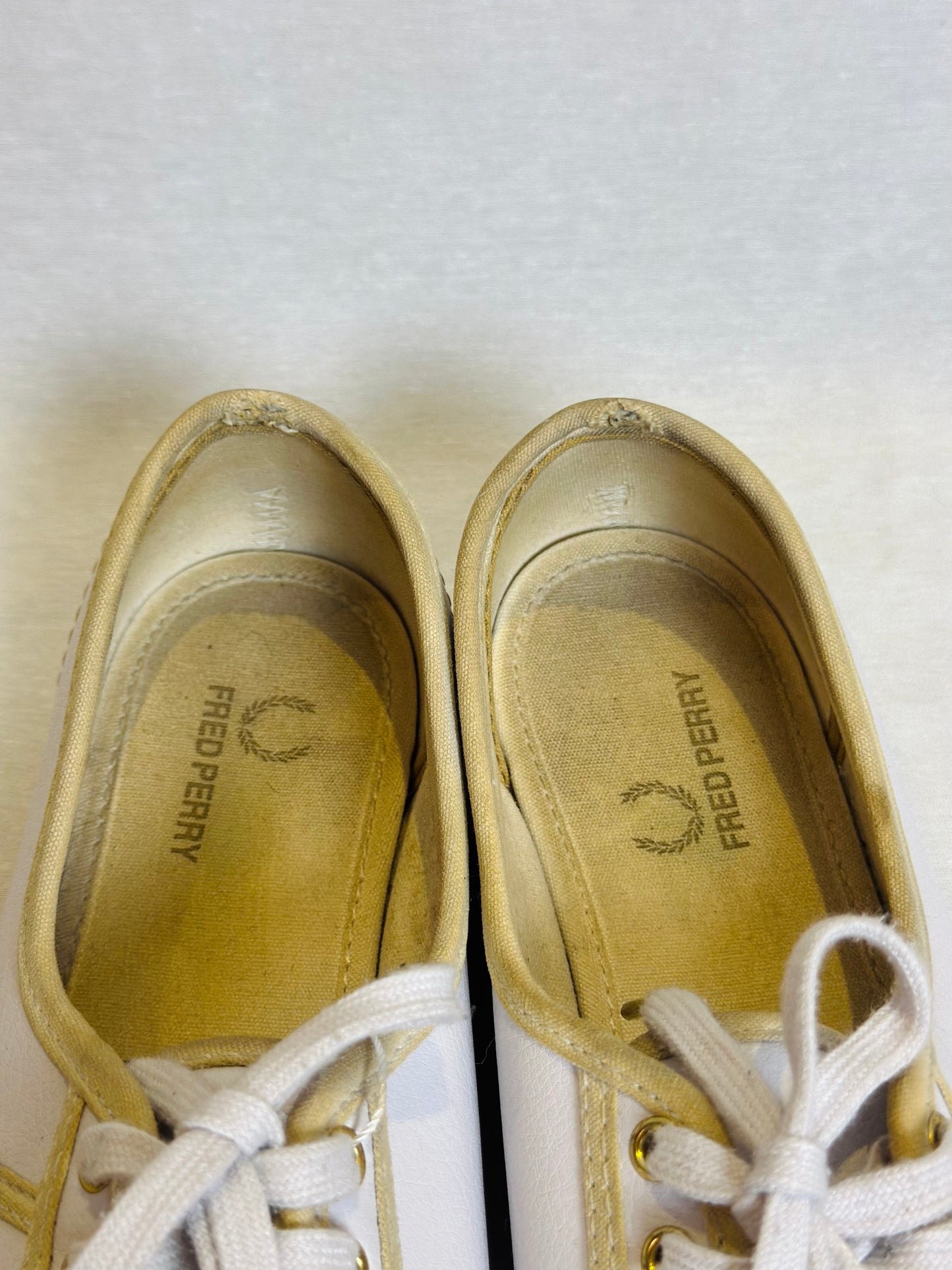 Fred Perry Aubrey White & Gold Trainers